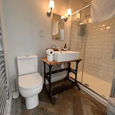 Selkies Nqy Inn 4*